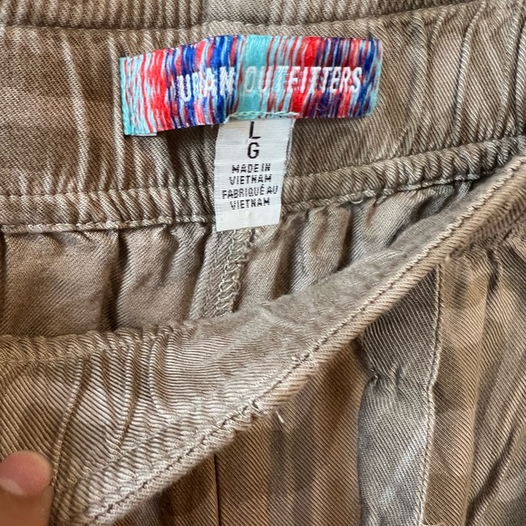 Urban Outfitters Cargo Pants Wide Leg in Swirl Tan Print size Large - Picture 4 of 6